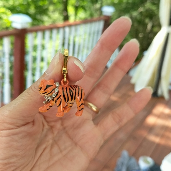 JUICY COUTURE TIGER CHARM!!!🐯🐯🐯🐾🐾🐾 - Picture 11 of 14